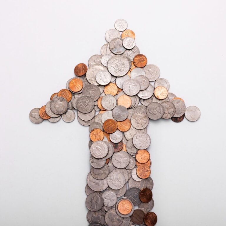 مقایسه راه‌حل تأمین سرمایه مبتنی بر درآمد و سرمایه‌گذاری سهامی